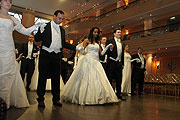 Training des Einzugs einige Wochen vor dem eigentlichen Ball im Ballsaal des Hotel Bayerischer Hof (Foto: Martin Schmitz)